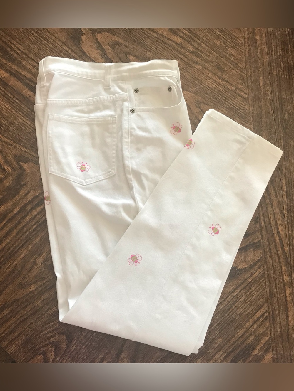 The Quaker Factory Embroidered Bees White Jeans VGC Size 8